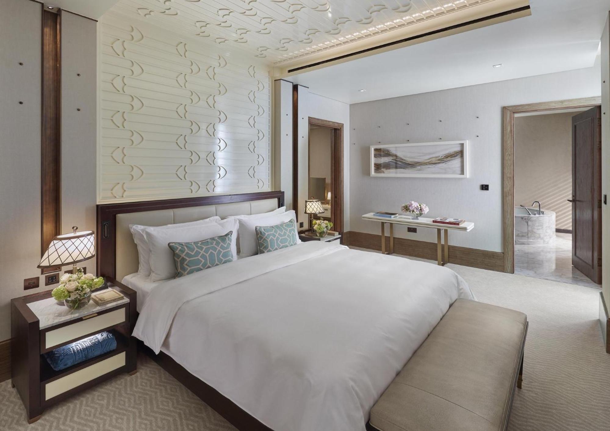 Mandarin Oriental, Doha Hotel Buitenkant foto A bedroom at the hotel