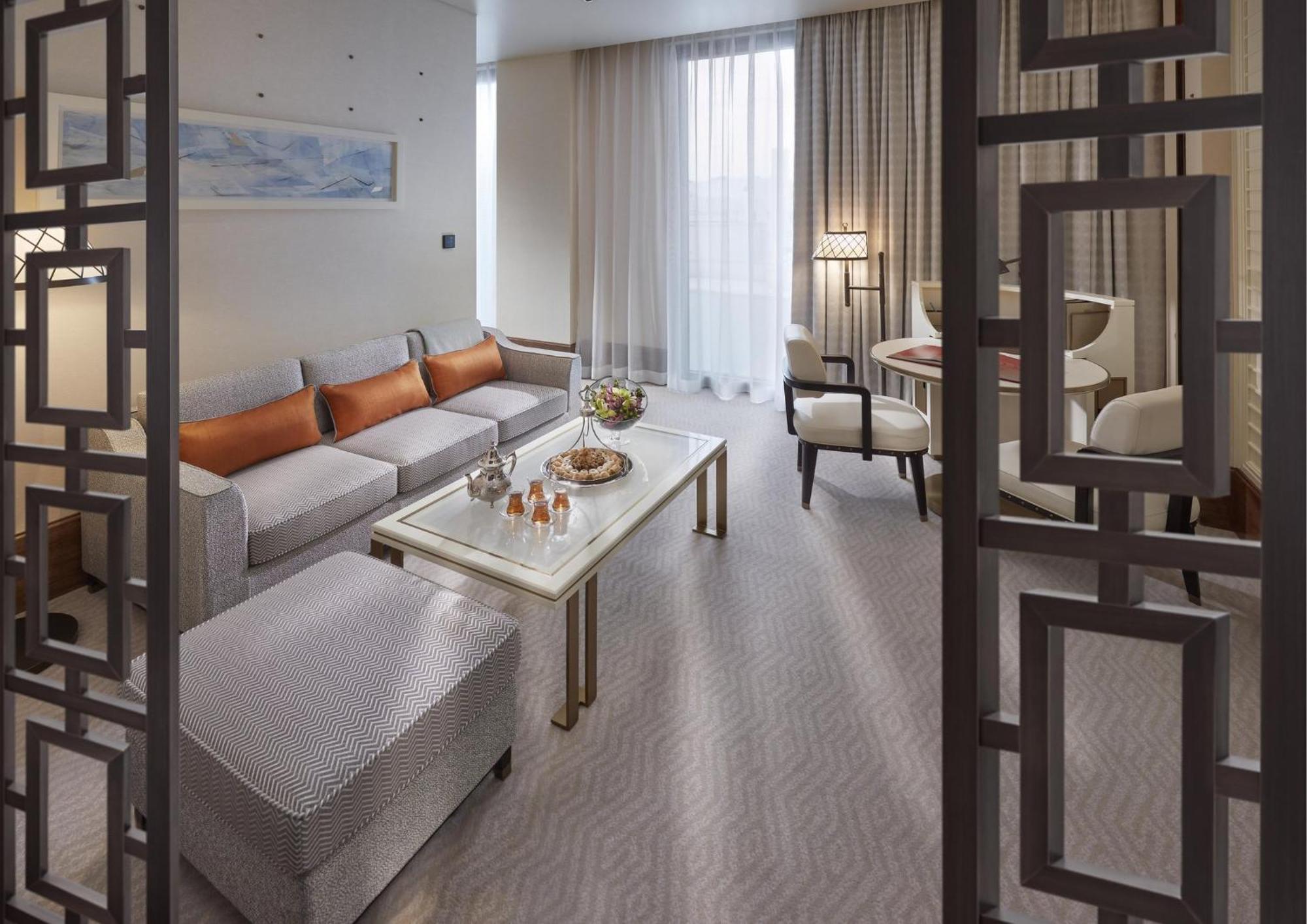 Mandarin Oriental, Doha Hotel Buitenkant foto A suite at the hotel